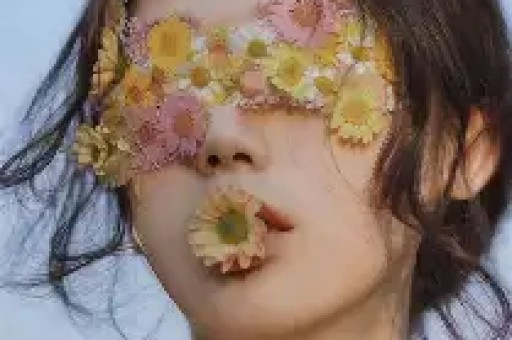 原来她早已结婚丈夫是国家一级演员如今定居上海被家人宠成宝