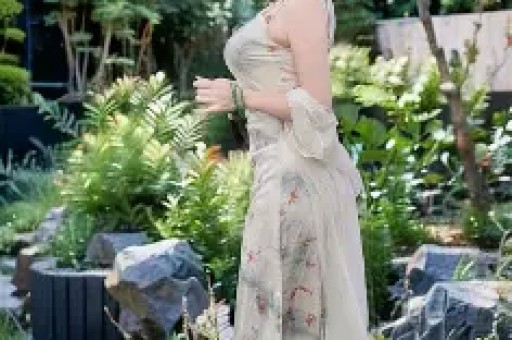 17年前曾在爱妻葬礼上哭到昏厥永不再娶的果靖霖如今怎样了