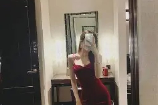 知名女网红翻车每天收入几万礼物却被曝光是AI生成的人物-第1张图片-